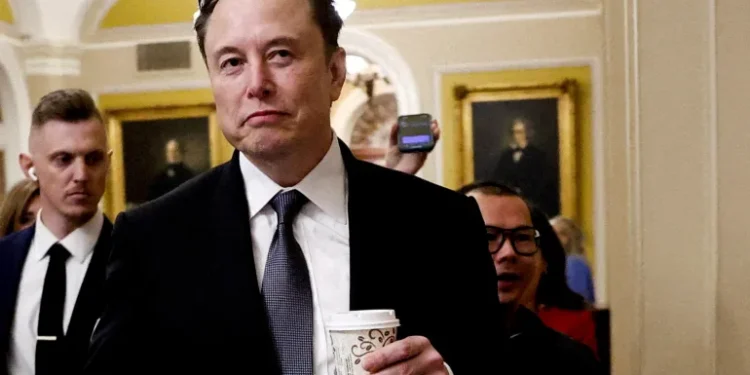 ഇലോൺ മസ്കിന്റെ കനേഡിയൻ പൗരത്വം റദ്ദാക്കണം!