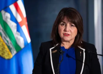 ആൽബെർട്ട ആരോഗ്യമന്ത്രിയെ നീക്കം ചെയ്യണമെന്ന് ആവശ്യപ്പെട്ട് ഇൻഫ്രാസ്ട്രക്ചർ മന്ത്രി