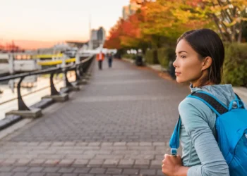 2025-ൽ കാനഡയിലെ ജീവിക്കാൻ ഏറ്റവും മികച്ച 10 നഗരങ്ങൾ