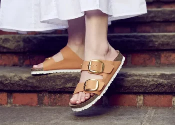 ബിർക്കൻസ്റ്റോക്ക് സാൻഡലുകൾ കലയല്ല, വെറും ചെരുപ്പ് മാത്രം: ജർമ്മൻ കോടതി