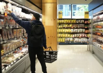 ജീവിതചിലവ് കുറയ്ക്കാൻ നികുതി കുറയ്ക്കണം; ഒന്റാറിയോയിലെ വോട്ടർമാർ