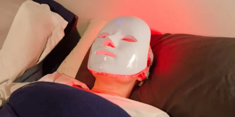 മുഖസൗന്ദര്യം വർദ്ധിപ്പിക്കാൻ LED മാസ്ക് 1 മുഖസൗന്ദര്യം വർദ്ധിപ്പിക്കാൻ LED മാസ്ക്