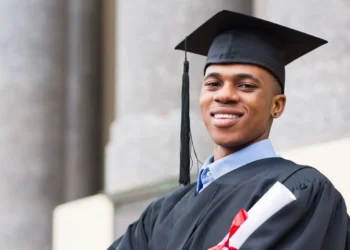 കനഡയിലേക്ക് കുടിയേറാൻ ബിരുദധാരികൾക്ക് ഇപ്പോഴും മുൻഗണന