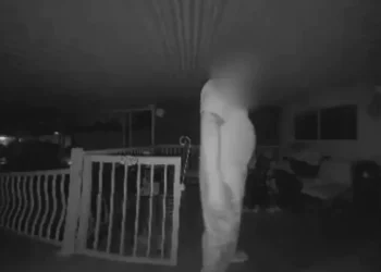 സറിയിൽ വീടുകൾ കുത്തിത്തുറന്ന് അക്രമം