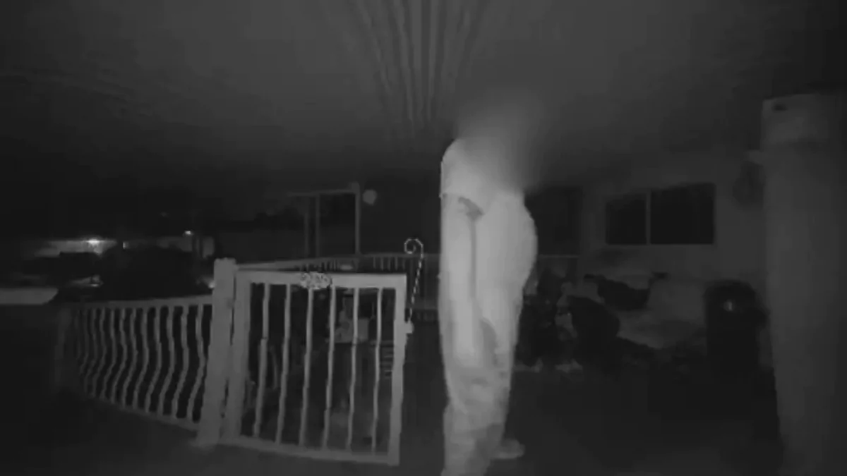 സറിയിൽ വീടുകൾ കുത്തിത്തുറന്ന് അക്രമം