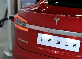 ടെസ്‌ലയ്ക്ക് തിരിച്ചടി; കാനഡ സർക്കാർ ടെസ്‌ലയുടെ റിബേറ്റ് പേയ്‌മെന്റുകൾ മരവിപ്പിച്ചു