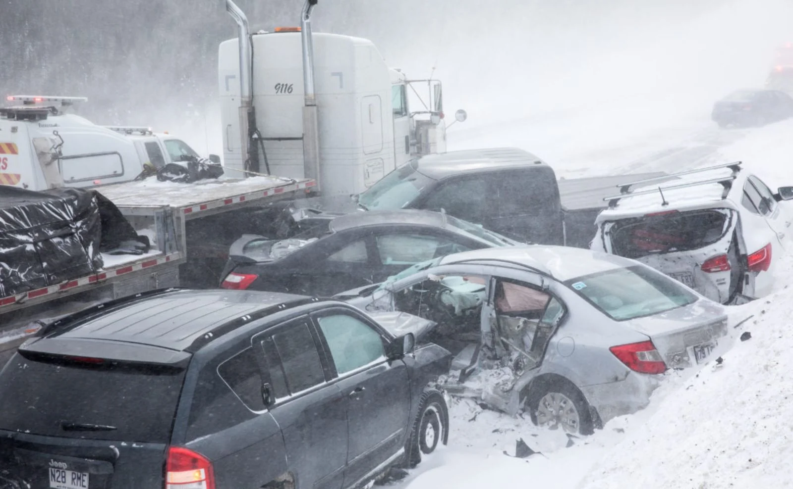 കിഴക്കൻ ഒന്റാറിയോയിൽ ഹൈവേ 416-ൽ കൂട്ടിയിടി