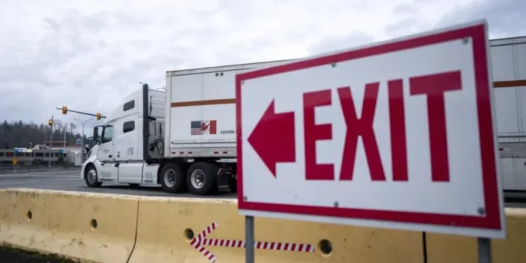 യുഎസ് താരിഫുകൾക്കെതിരെ ബിസി തിരിച്ചടിക്കുന്നു: അമേരിക്കൻ ട്രക്കുകൾക്ക് ടോൾ ഏർപ്പെടുത്തും