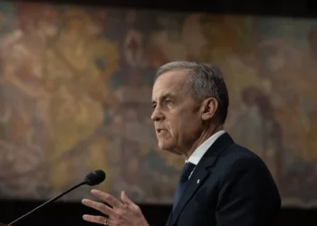 കാർബൺ പരിധികൾ നിലനിൽക്കും, പക്ഷേ ഉൽപാദനം കുറയ്ക്കില്ല: മാർക്ക് കാർണി