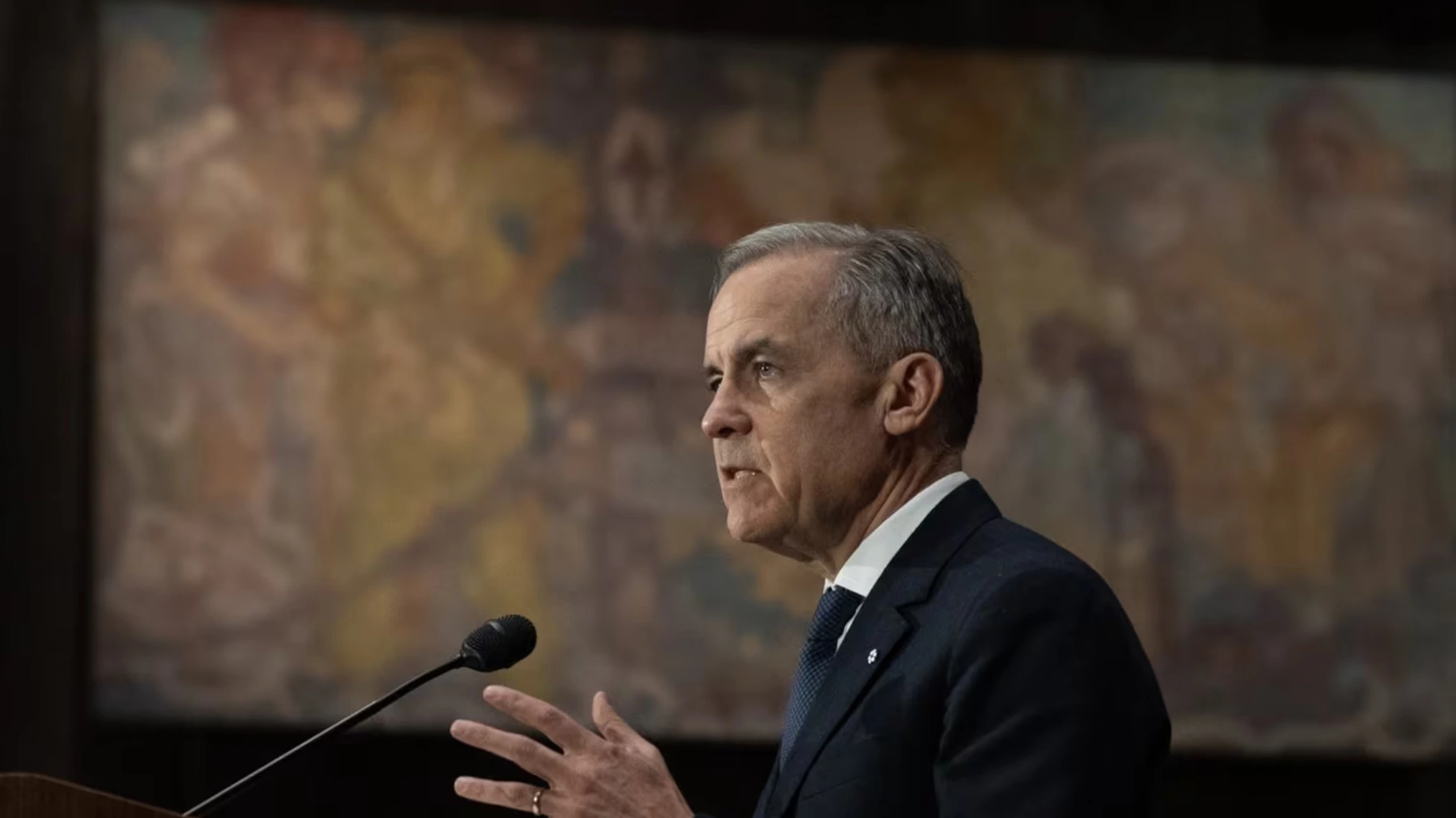 കാർബൺ പരിധികൾ നിലനിൽക്കും, പക്ഷേ ഉൽപാദനം കുറയ്ക്കില്ല: മാർക്ക് കാർണി