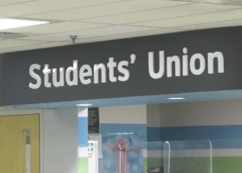 റെജീന സർവകലാശാല വിദ്യാർത്ഥി യൂണിയൻ പിരിച്ചുവിടണമെന്ന് വിദ്യാർത്ഥികൾ