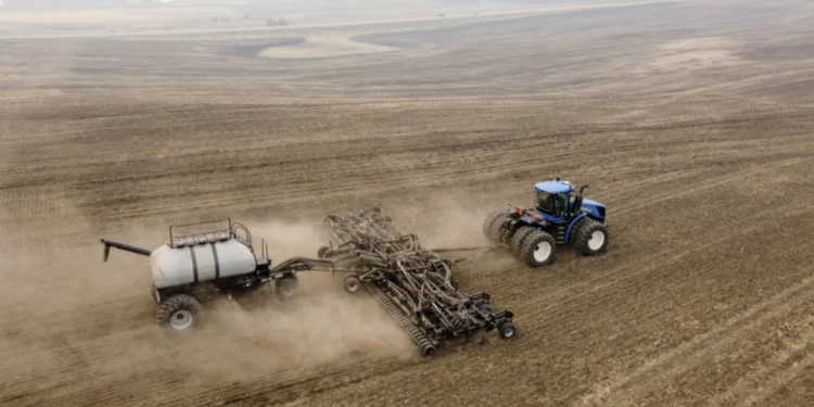 ചൈനീസ് താരിഫുകൾക്കെതിരെ കാനഡയുടെ 6 മില്യൺ ഡോളർ കാർഷിക സഹായം!