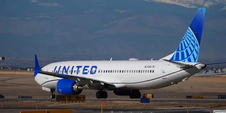 പാസ്‌പോർട്ട് മറന്ന് പൈലറ്റ്; രണ്ട് മണിക്കൂർ പറന്നതിനു ശേഷം വിമാനം തിരിച്ചിറങ്ങി.