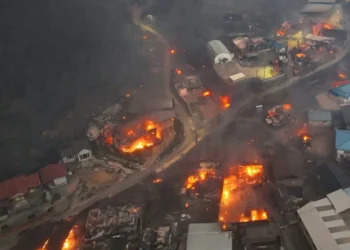 കൊറിയൻ താഴ്‌വരകളെ വിഴുങ്ങുന്ന കാട്ടുതീ