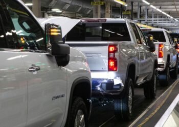 “ഇത് ട്രംപിന് മോഷ്ടിക്കാനുള്ള വ്യവസായമല്ല”  ഓട്ടോമൊബൈൽ തൊഴിലാളികളുടെ പ്രതിഷേധം