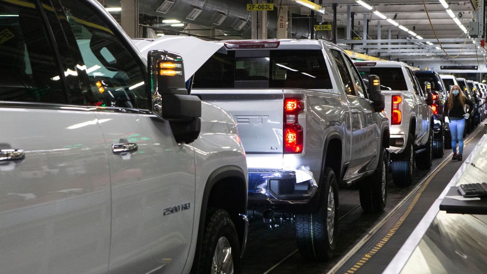 “ഇത് ട്രംപിന് മോഷ്ടിക്കാനുള്ള വ്യവസായമല്ല”  ഓട്ടോമൊബൈൽ തൊഴിലാളികളുടെ പ്രതിഷേധം