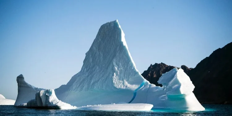 ഏറ്റവും വലിയ മഞ്ഞുപാളി A23a ബ്രിട്ടീഷ് ദ്വീപിൽ കുടുങ്ങി