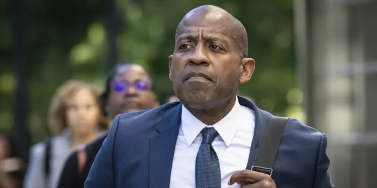 ജയിൽ വാതിൽക്കൽ നിന്ന് സ്വാതന്ത്ര്യത്തിലേക്ക്കാർലോസ് വാട്സണിന് രക്ഷയായി ട്രംപ്