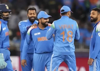 ചാമ്പ്യൻസ് ട്രോഫി 2025: ചക്രവർത്തിയുടെ അഞ്ച് വിക്കറ്റ് മാജിക്ക്; ന്യൂസിലൻഡിനെ തകർത്ത് ഇന്ത്യ സെമിയിൽ