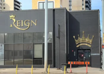 എഡ്മണ്ടനിലെ ‘Two Gay Bar Summer’ എന്ന പുതിയ അധ്യായം !