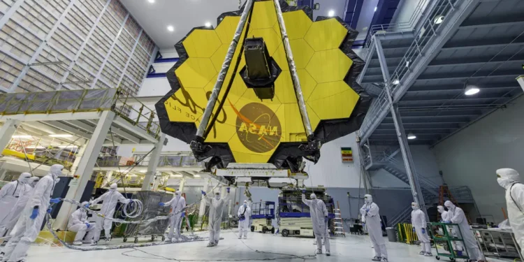 നാസയുടെ വെബ് ടെലസ്കോപ്പ് കണ്ടുപിടിച്ച പുതിയ ഗ്യാലക്സി! 1 നാസയുടെ വെബ് ടെലസ്കോപ്പ് കണ്ടുപിടിച്ച പുതിയ ഗ്യാലക്സി!