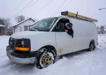 വടക്ക് പടിഞ്ഞാറൻ ഒന്റാറിയോയിൽ കനത്ത ഹിമപാതം