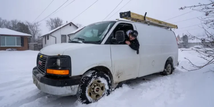 വടക്ക് പടിഞ്ഞാറൻ ഒന്റാറിയോയിൽ കനത്ത ഹിമപാതം 1 വടക്ക് പടിഞ്ഞാറൻ ഒന്റാറിയോയിൽ കനത്ത ഹിമപാതം