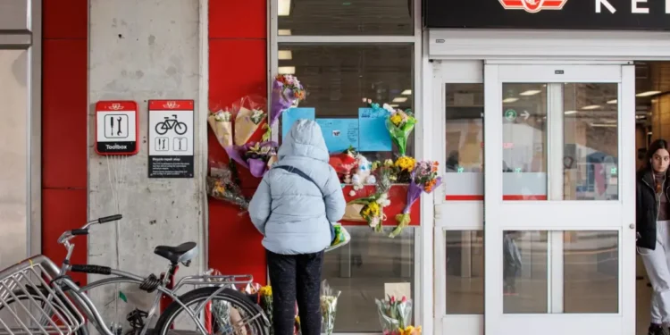 ടൊറന്റോ സബ്വേ കൊലപാതകം: 16 വയസ്സുകാരനെ കൊന്ന പ്രതിക്ക് ജീവപര്യന്തം 1 ടൊറന്റോ സബ്വേ കൊലപാതകം: 16 വയസ്സുകാരനെ കൊന്ന പ്രതിക്ക് ജീവപര്യന്തം