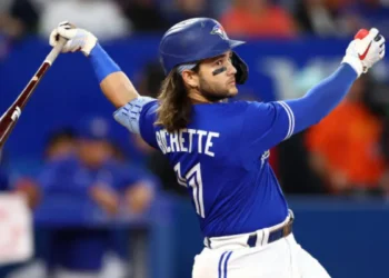 ടൊറന്റോ ബ്ലൂ ജേയ്സിന് ത്രസിപ്പിക്കുന്ന വിജയം!