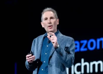 ആമസോൺ സിഇഒ ആൻഡി ജാസി മാനേജർമാരെ വെട്ടിക്കുറയ്ക്കുന്നു!