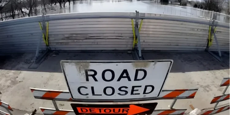 കാനഡയെ അപകടത്തിലാക്കുന്ന അമേരിക്കയുടെ കാലാവസ്ഥാ പ്രവചന വെട്ടിക്കുറയ്ക്കലുകൾ 1 കാനഡയെ അപകടത്തിലാക്കുന്ന അമേരിക്കയുടെ കാലാവസ്ഥാ പ്രവചന വെട്ടിക്കുറയ്ക്കലുകൾ