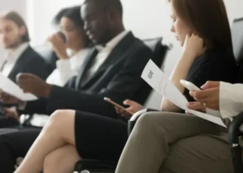 ഓൺലൈൻ അപേക്ഷകൾ മതിയാകില്ല!നെറ്റ്‌വർക്കിംഗ് കഴിവാണ് ഇപ്പോൾ  ‘ഹയർ’ മാർക്കറ്റിന്റെ കീ!