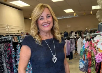 കാനഡയിൽ നിന്നുള്ള ഫാഷന് പിന്തുണ നൽകാൻ മലയാളി വ്യവസായിയുടെ ആഹ്വാനം 1 കാനഡയിൽ നിന്നുള്ള ഫാഷന് പിന്തുണ നൽകാൻ മലയാളി വ്യവസായിയുടെ ആഹ്വാനം