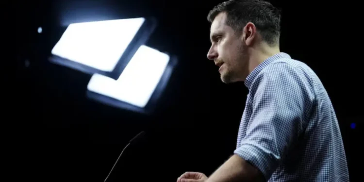 Translation Bureau ജീവനക്കാരുടെ എണ്ണം 25% കുറയ്ക്കുന്നു 1 Translation Bureau ജീവനക്കാരുടെ എണ്ണം 25% കുറയ്ക്കുന്നു