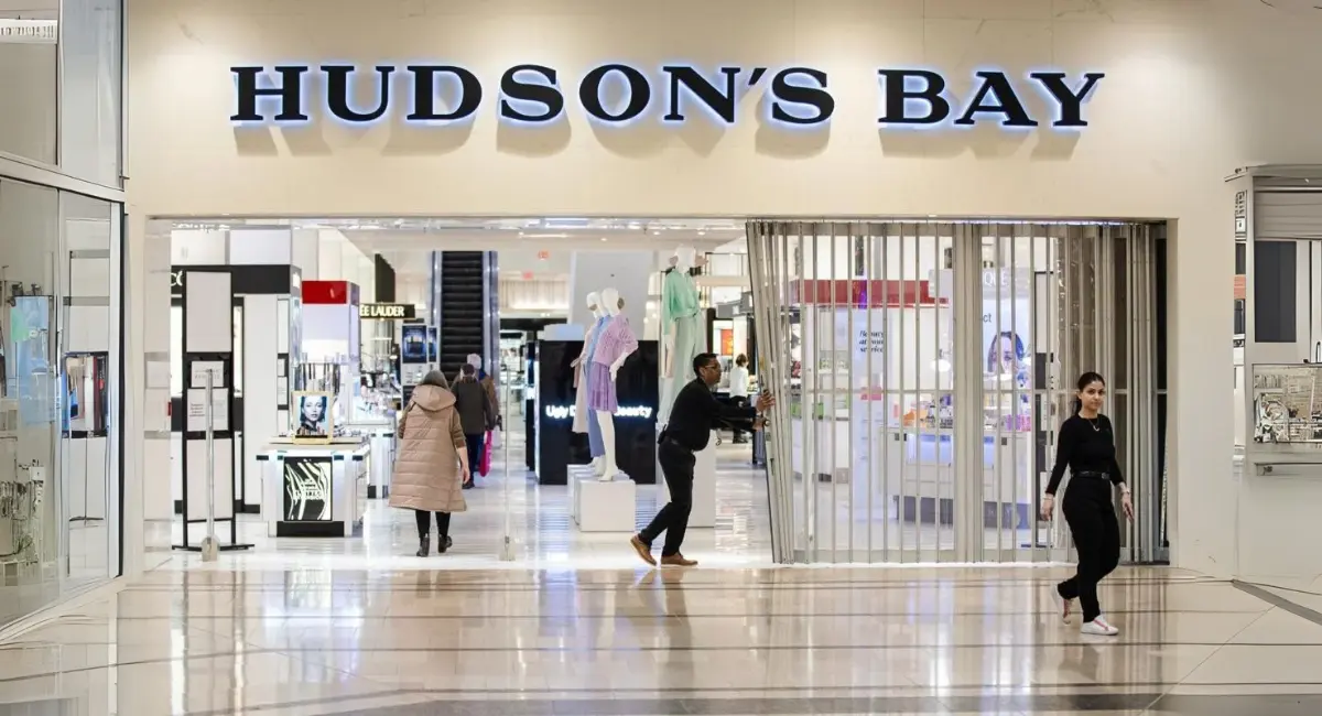 മാനേജർമാർക് കോടികൾ, തൊഴിലാളികൾ വഴിയാധാരം ; ഹഡ്സൺസ് ബേയുടെ വിവാദ നീക്കം