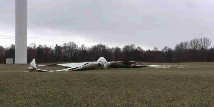 ഒന്റാറിയോയിൽ കാറ്റാടി ടർബൈൻ തകർന്നു വീണു 1 എഡ്മണ്ടനിൽ രണ്ട് മീസിൽസ് കേസുകൾ റിപ്പോർട്ട് ചെയ്തു