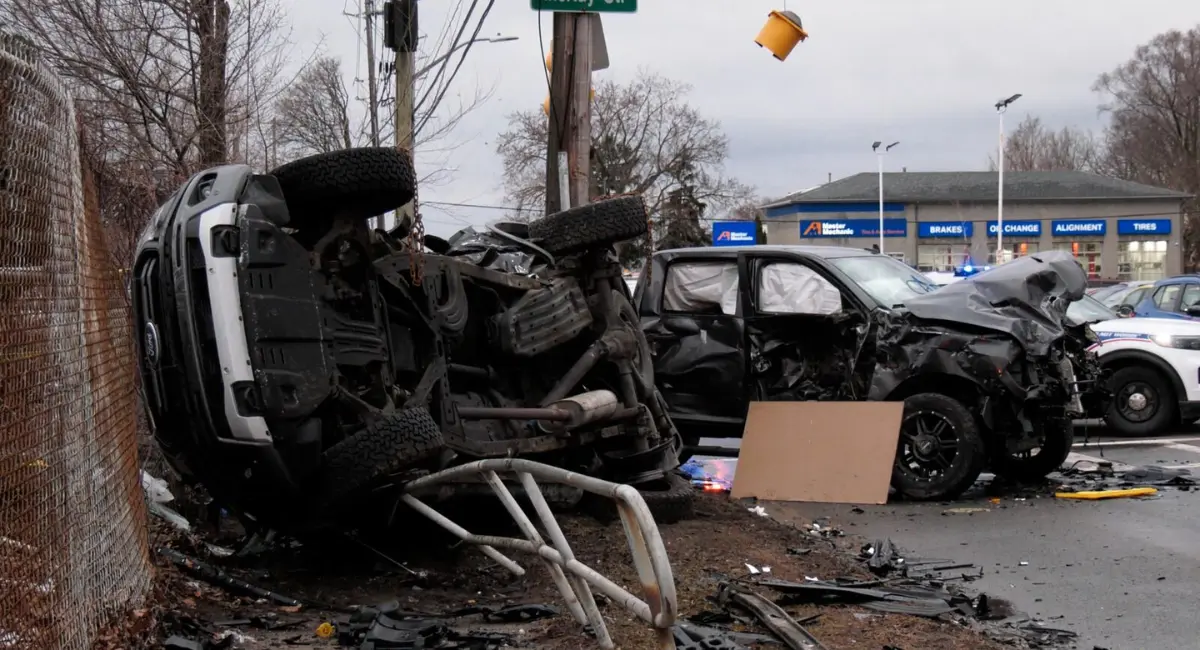 ഗുരുതരമായ വാഹനാപകടം