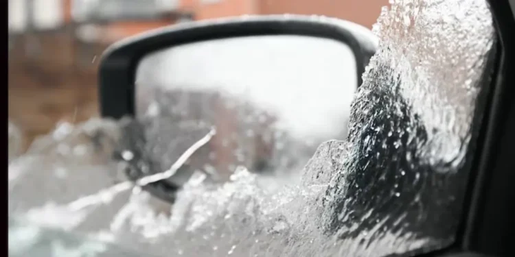 മഞ്ഞുവീഴ്ചയിൽ ക്വിബെക്കിൽ വൈദ്യുതി തടസ്സം 1 മഞ്ഞുവീഴ്ചയിൽ ക്വിബെക്കിൽ വൈദ്യുതി തടസ്സം