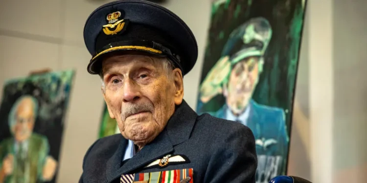 പൈലറ്റ് ജോൺ ഹെമിംഗ്‌വേ അന്തരിച്ചു