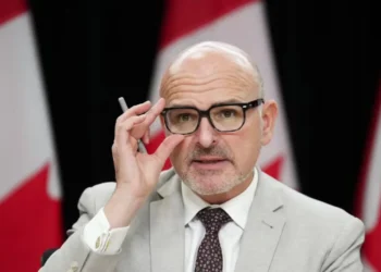 ബോയ്‌സൊനോൾട്ട് പിന്മാറുന്നു