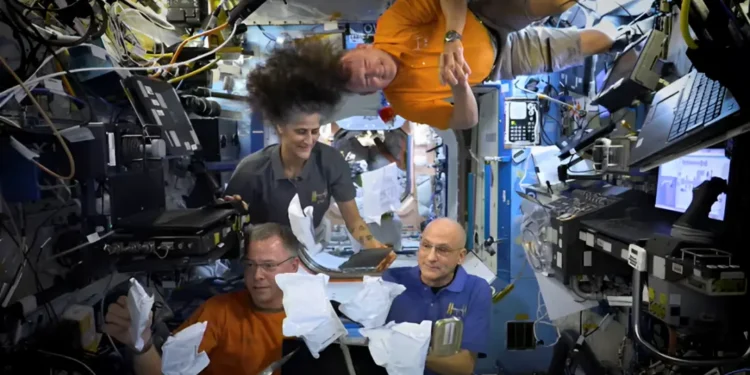 ബഹിരാകാശ നിലയത്തിൽ പുതിയ ക്രൂ എത്തി; വിൽമോർ-വില്യംസ് സംഘം തിരിച്ചെത്തുന്നു 1 ബഹിരാകാശ നിലയത്തിൽ പുതിയ ക്രൂ എത്തി; വിൽമോർ-വില്യംസ് സംഘം തിരിച്ചെത്തുന്നു