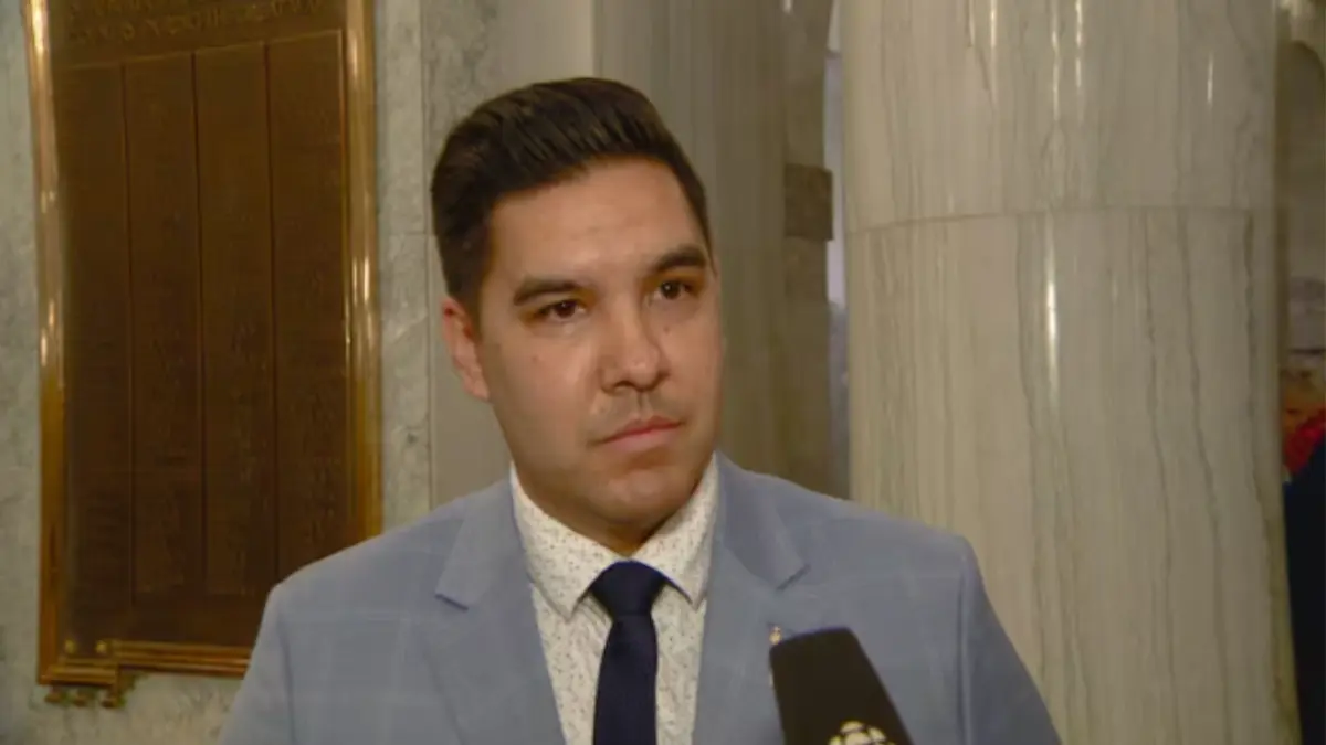 സ്കോട്ട് സിൻക്ലെയറിനെ യുസിപി പുറത്താക്കി