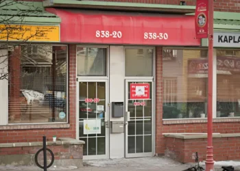 'Safer Supply Clinic' ഹിന്റൺബർഗ് നിന്നും ചൈനാടൗണിലേക്ക് 5 ‘Safer Supply Clinic’ ഹിന്റൺബർഗ് നിന്നും ചൈനാടൗണിലേക്ക്