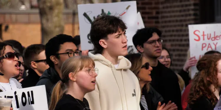 വിൻഡ്സർ സർവകലാശാലയിൽ പ്രതിഷേധം;