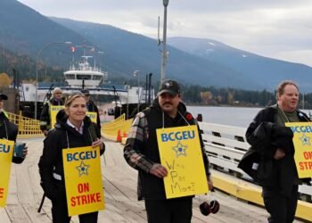 Kootenay Lake Ferry സമരത്തിന് ബി.സി. സർക്കാർ മധ്യസ്ഥനെ നിയമിച്ചു