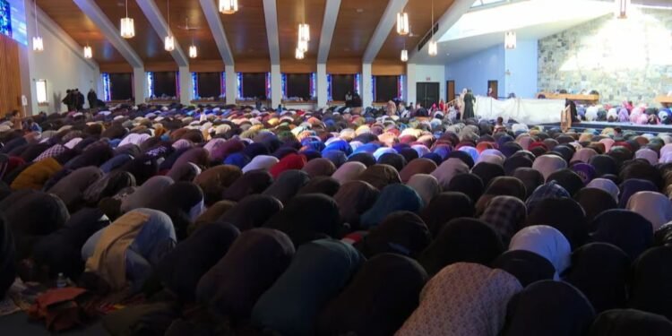 പള്ളിയിൽ നിന്ന് മസ്ജിദിലേക്ക്: 1 പള്ളിയിൽ നിന്ന് മസ്ജിദിലേക്ക്: