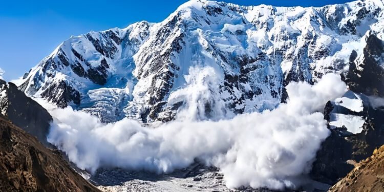 സെൻട്രൽ റോക്കി മൗണ്ടെയ്നിൽ Avalanche മുന്നറിയിപ്പ്
