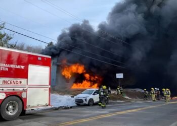 ക്യൂബെക്കിൽ കെമിക്കൽ ഫാക്ടറിയിൽ തീപിടിത്തം!