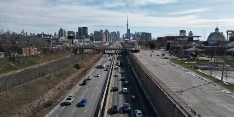 ടൊറോന്റോ നഗരത്തിലെ പ്രധാന ഗതാഗത പാത പുതുക്കി പണിയുന്നു 1 ടൊറോന്റോ നഗരത്തിലെ പ്രധാന ഗതാഗത പാത പുതുക്കി പണിയുന്നു