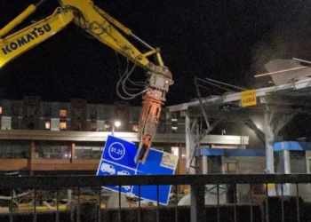 70 വർഷങ്ങൾക്ക് ശേഷം Angus L. Macdonald ബ്രിഡ്‌ജിൽ നിന്ന് ടോൾ നീക്കം ചെയ്യുന്നു